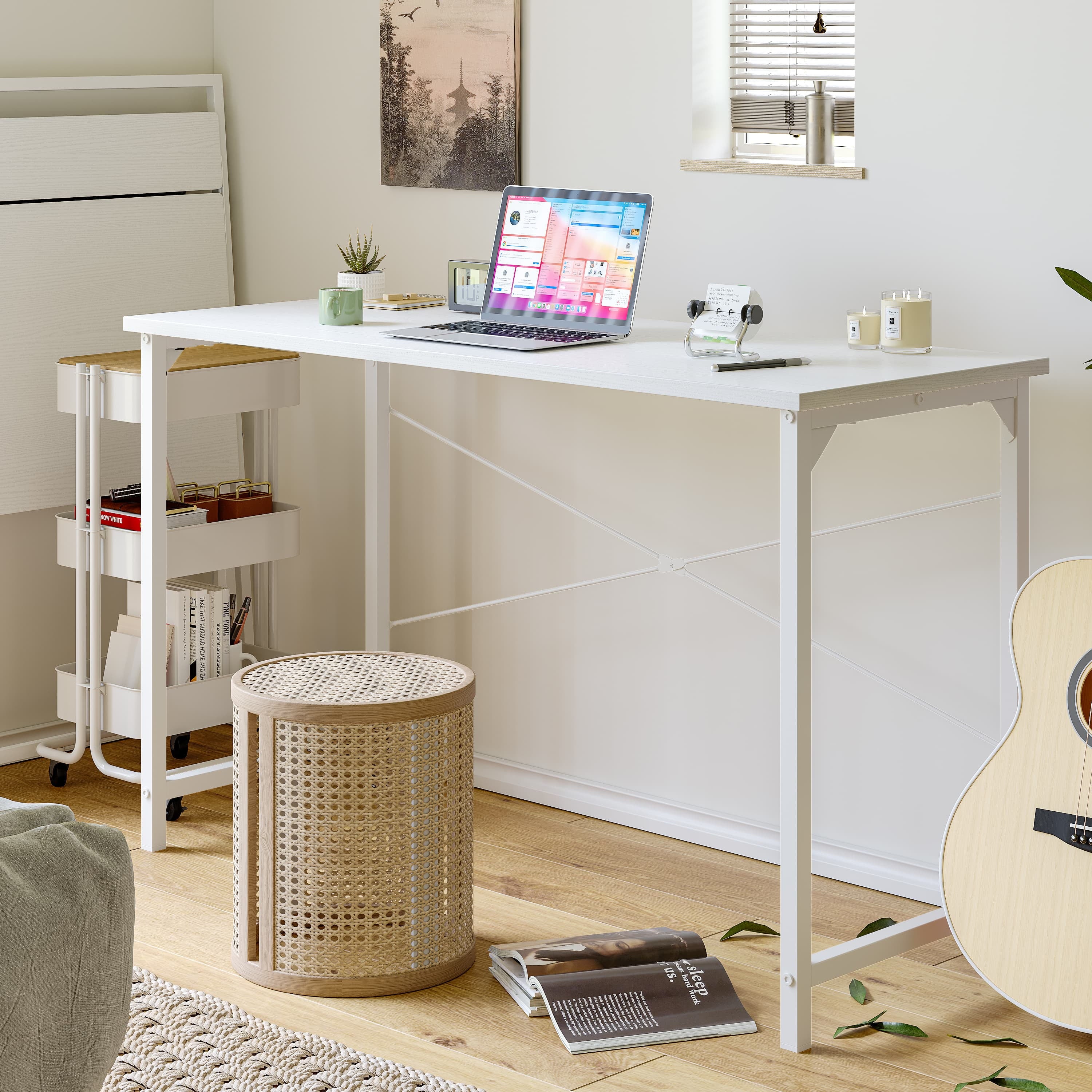 DESINO 32 inch Computer Desk, Small Home Office Desk for Small Spaces, Modern Simple Style for Home Office Study, Perfect for Students and Adults, White